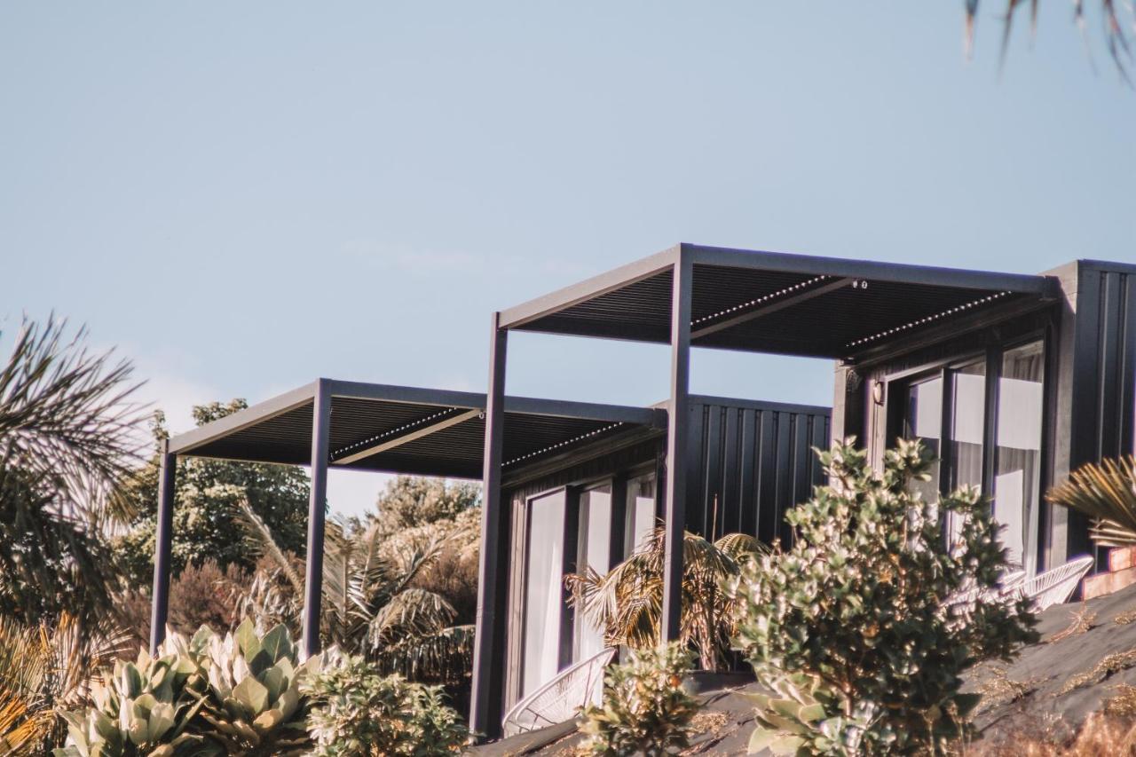 ホテル Aotearoa Surf Eco Pods Te Arai エクステリア 写真